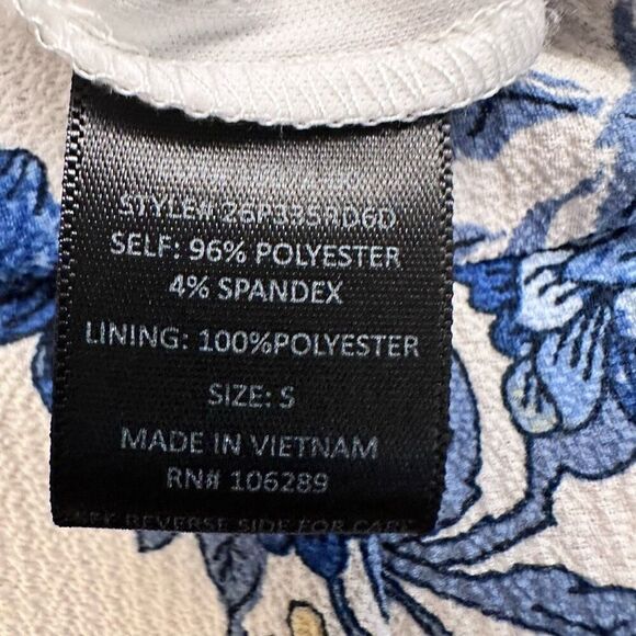 Trixxi Clothing surplice V Neck Tie Waist Floral Border Shorts Romper Blue Small - Picture 4 of 4